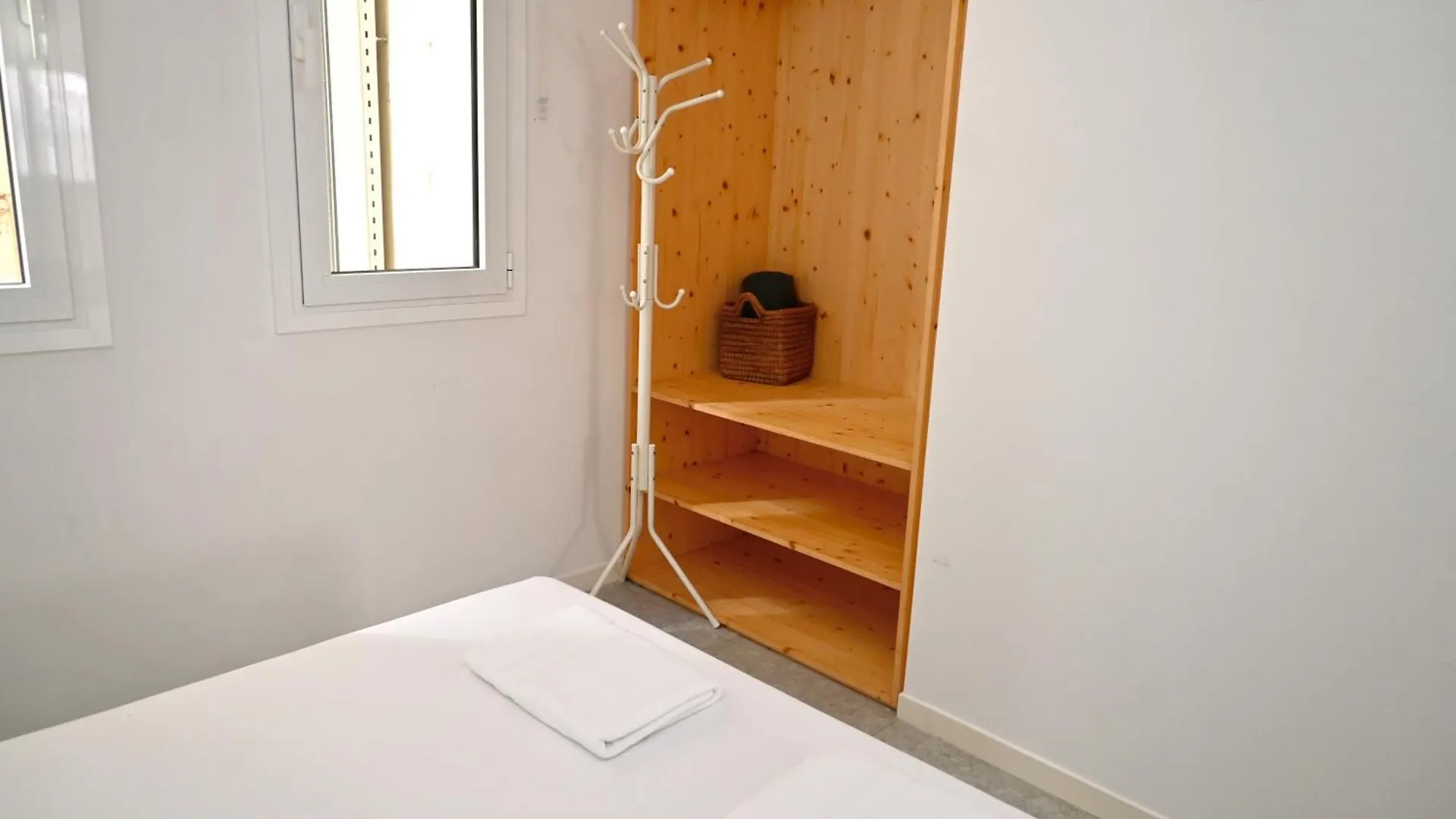 Homenfun Barcelona Hospital Clinic L Spain
